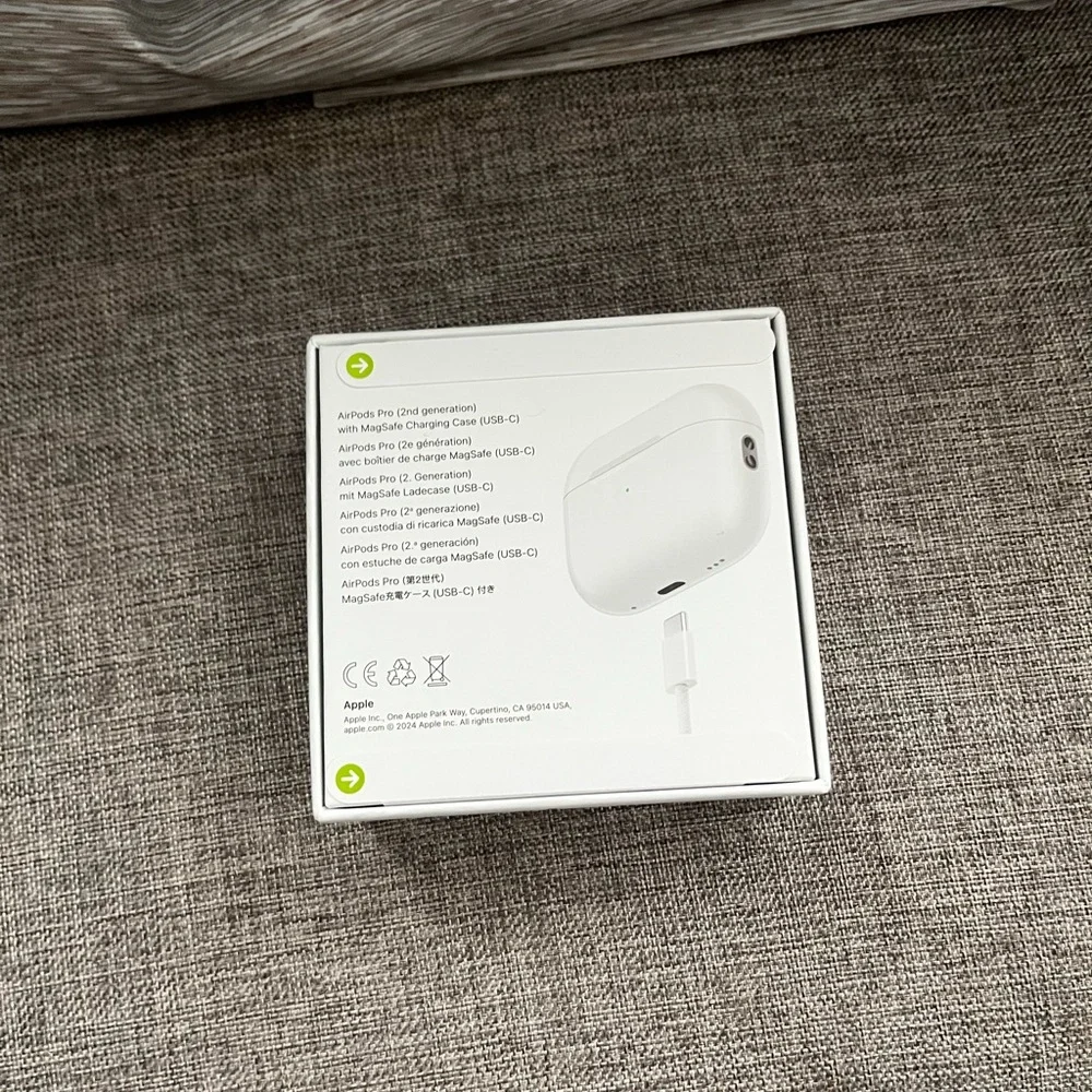 Apple AirPods Pro in White Packaging - Picture 2 of 4